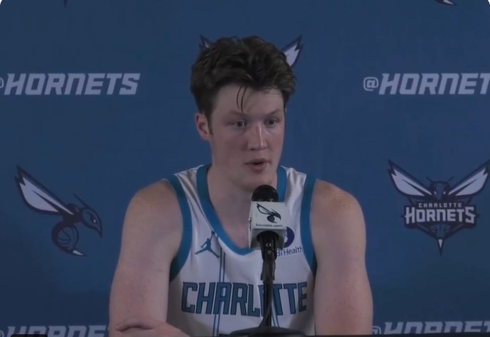 克尼佩尔：我们几个年轻人场上没沟通犯了错误 这情况不应再发生