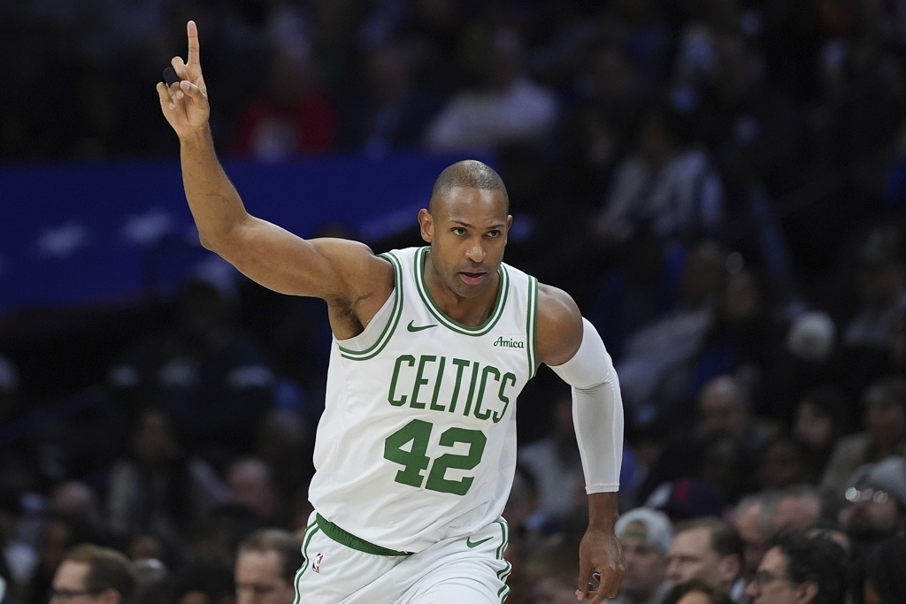 媒体人：没霍福德就没有凯尔特人第18冠 真希望绿军退役他的球衣