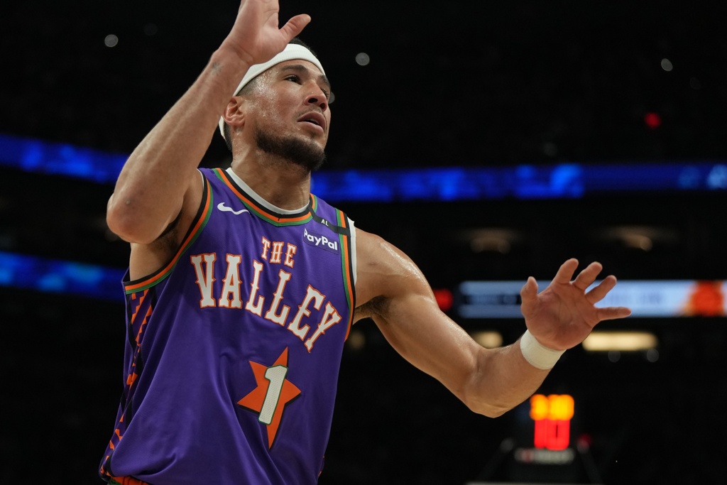 为何忠于太阳？布克：18岁时这里就接纳了我 我欠这座城市的